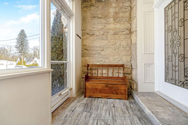 Property Photo:  6 Queen Street  ON L7G 2E4 