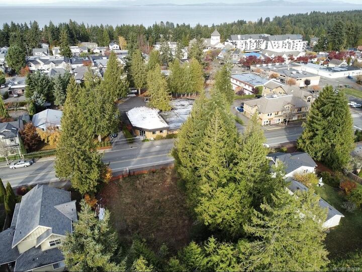 172 Fern Rd W — photo 1
