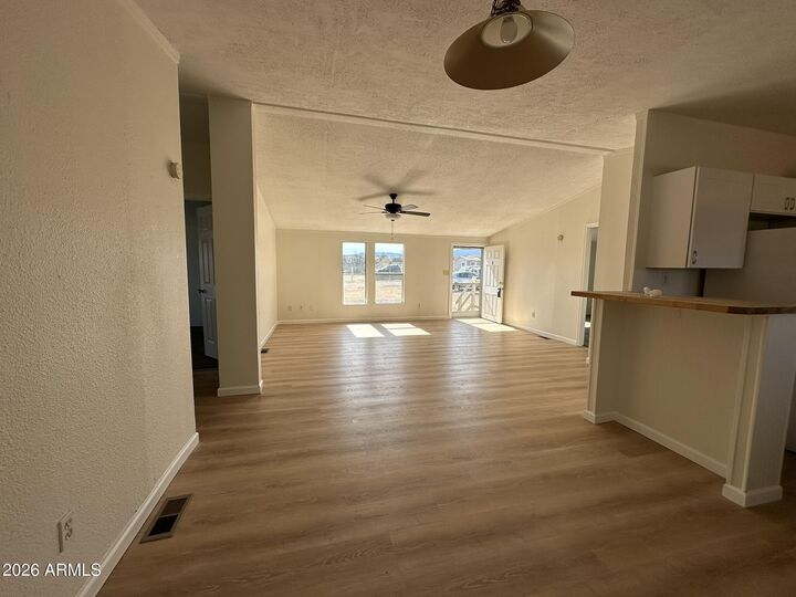 Property Photo: 5220 E Pearl Lane AZ 86326