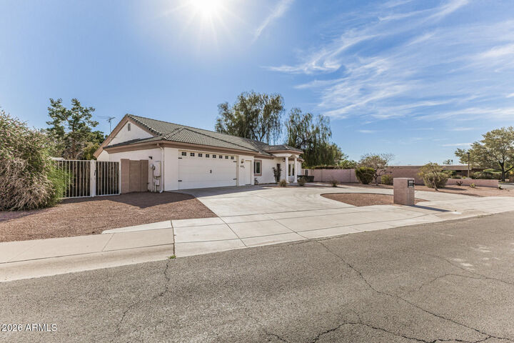 Property Photo:  3225 W Marconi Avenue  AZ 85053 