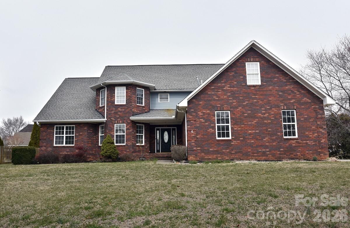 Property Photo: 1203 Edgewater Court NC 28146