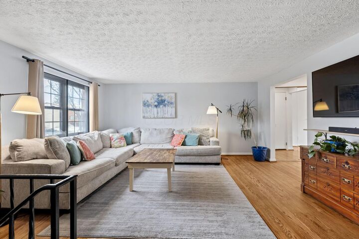 Property Photo:  2813 Kingsrowe Court  OH 43209 