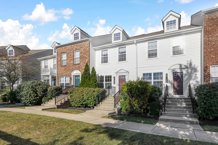 Property Photo:  1010 Hartford Village Boulevard  OH 43228 