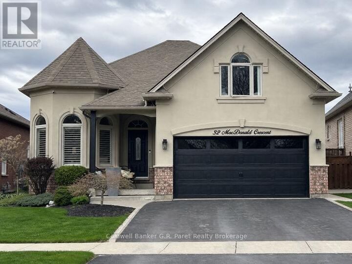Property Photo:  32 Macdonald Crescent  ON N3R 8B2 
