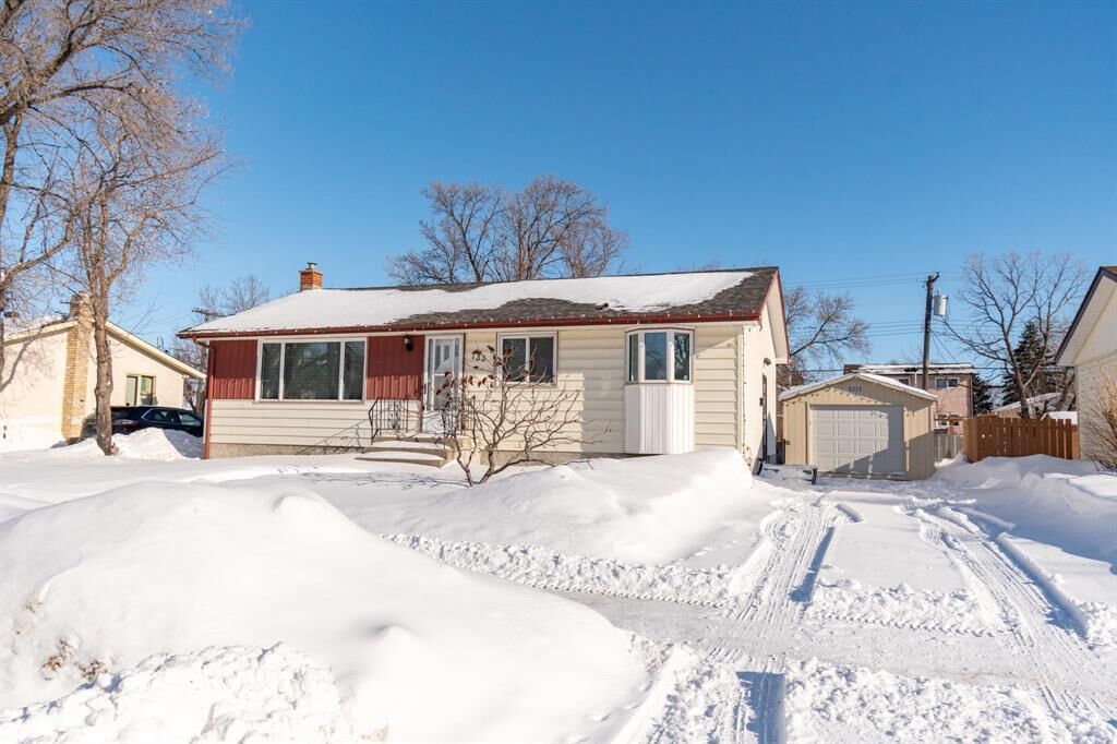 Property Photo:  733 McLean Avenue  MB R1A 0V8 