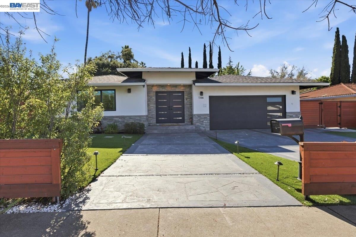 Property Photo: 706 Wisteria Dr CA 94539