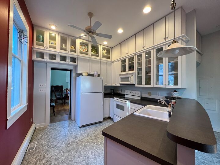 Property Photo: 4 Lee St VA 23417