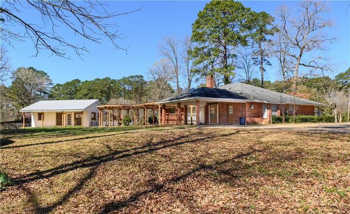 Property Photo: 8601 Ridgemont Drive LA 71360