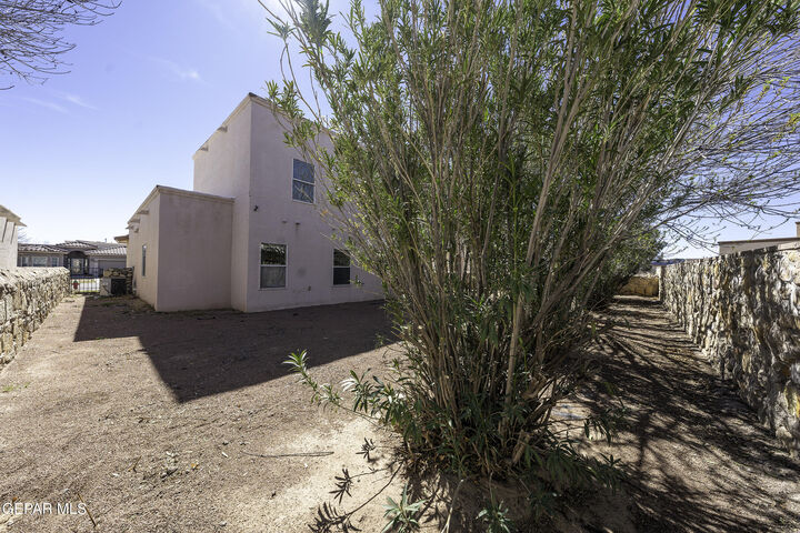 Property Photo:  804 Bonnie Court  NM 88008 