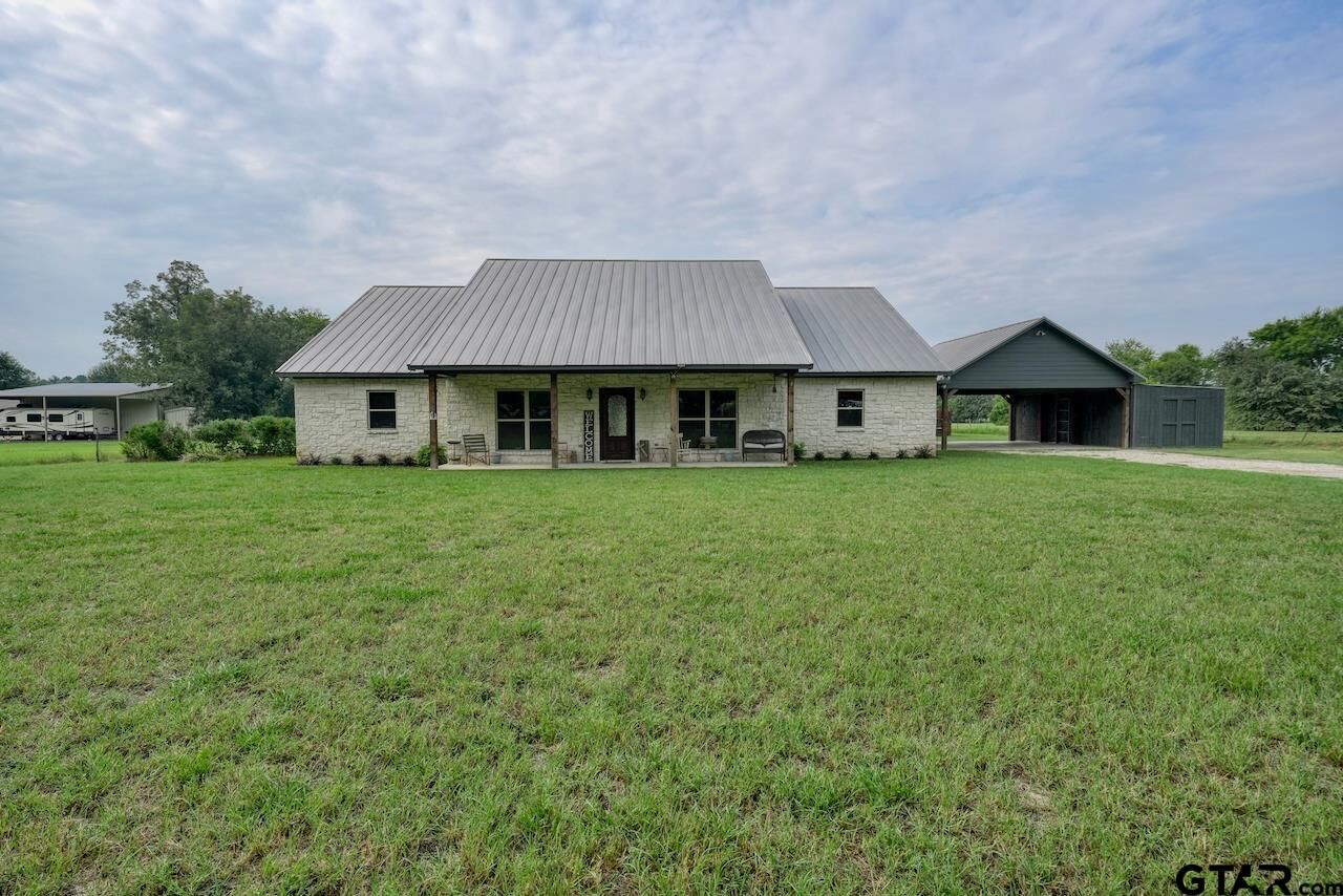 Property Photo:  13109 W Fm 16  TX 75771 