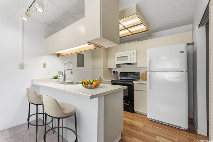 Property Photo:  94-1004 Kaukahi Place K11  HI 96797 