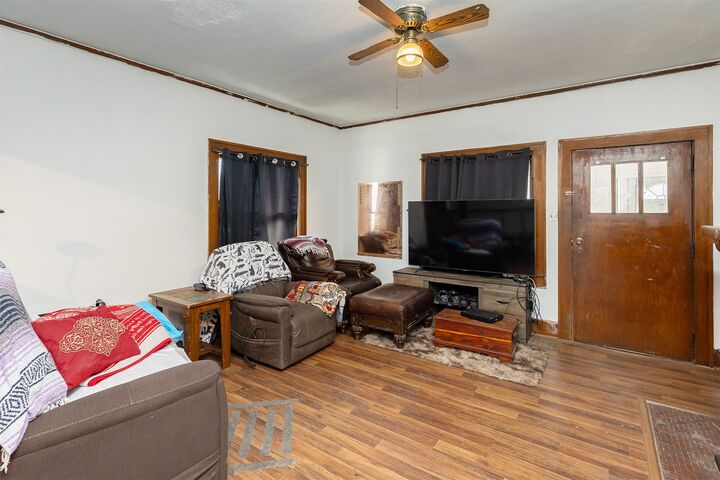 Property Photo:  726 Morton Avenue  IA 50316 