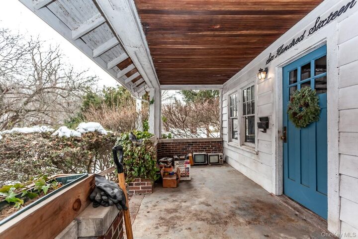 Property Photo:  616 Union Avenue  NY 10566 