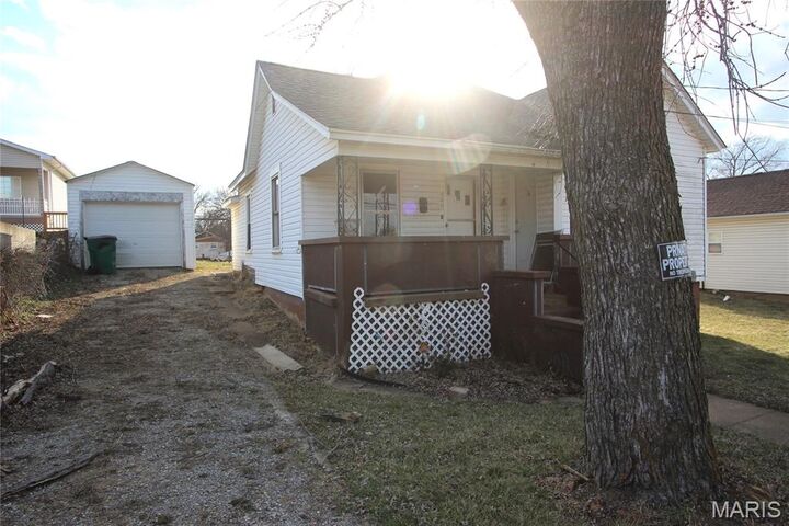 Property Photo: 307 E Main Street MO 63601