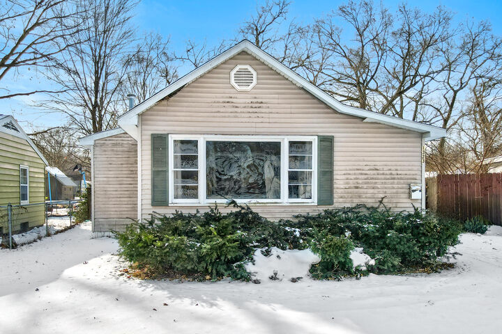 Property Photo:  1323 Catherine Avenue  MI 49442 