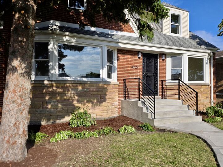 Property Photo: 4727 N Newcastle Avenue IL 60706