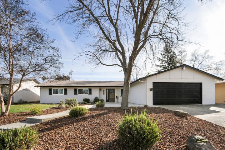 Property Photo: 7958 Dana Butte Way CA 95610