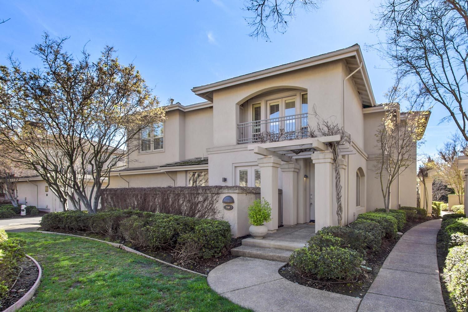 Property Photo:  11290 Stanford Court Lane 210  CA 95670 