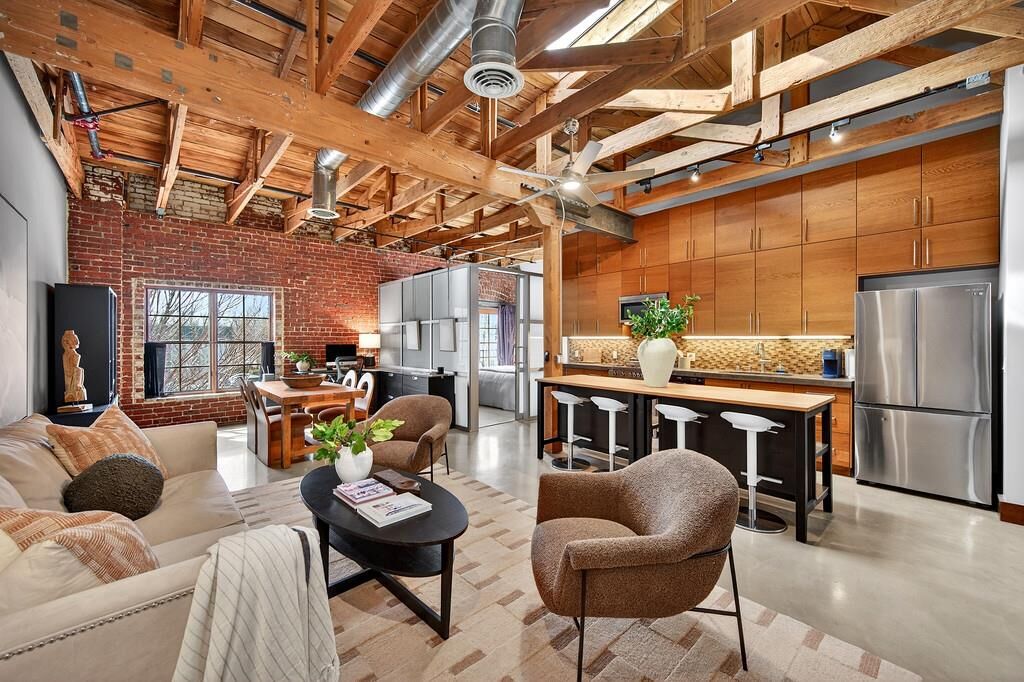 Property Photo:  1725 14th St. 202  CA 95811 