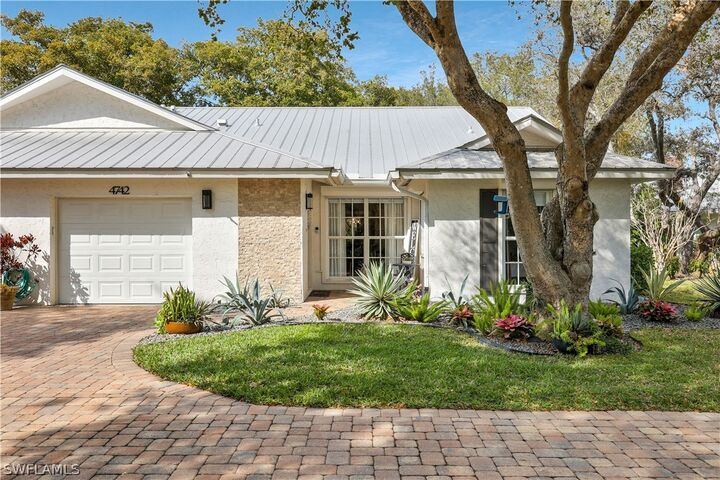 Property Photo:  4742 West Boulevard S8  FL 34103 