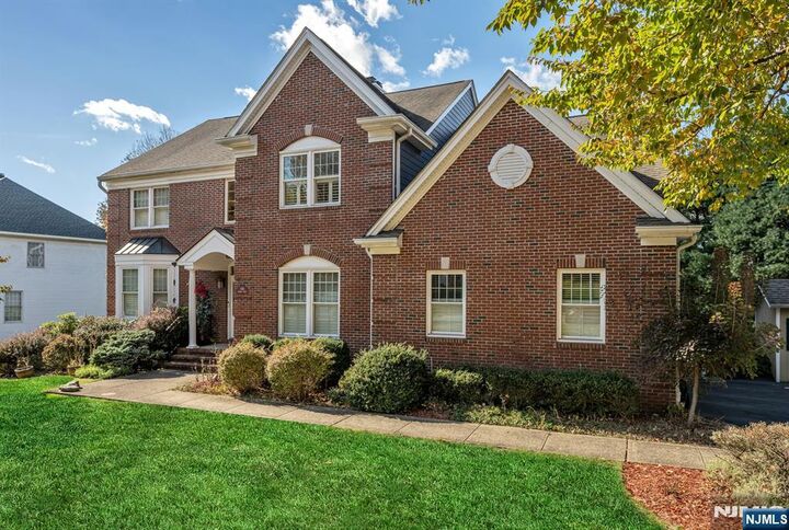 Property Photo:  134 Arthur Court  NJ 07430 