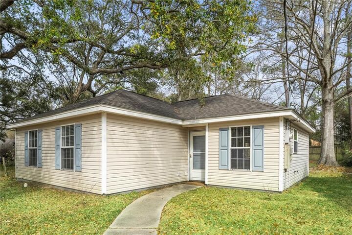 Property Photo:  4165 Dauphine Street  LA 70458 