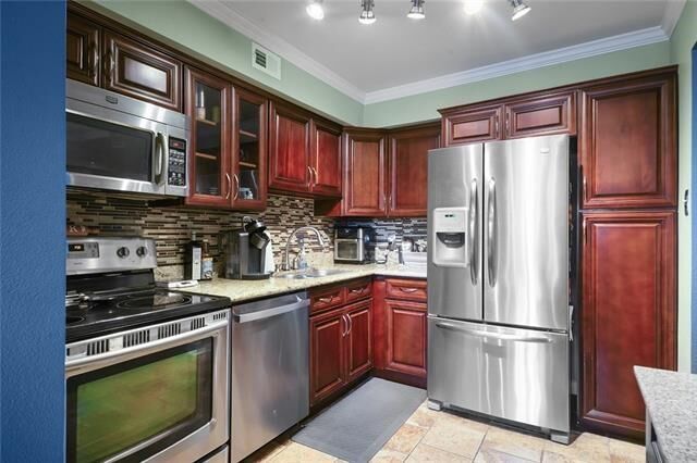 Property Photo:  2716 Whitney Place 620  LA 70002 