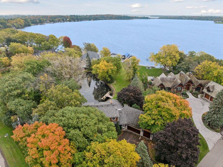 Property Photo:  3135 North Shore Drive  MN 55391 