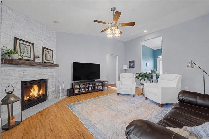 Property Photo:  5 Daviot Lane  AR 72715 