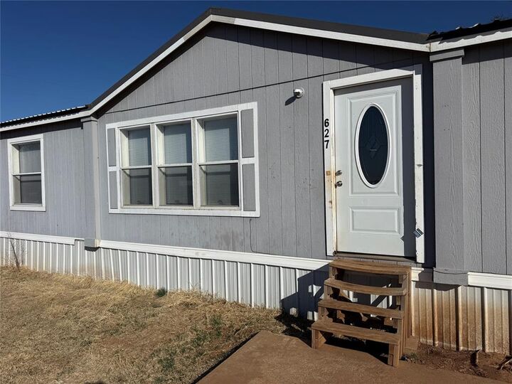 Property Photo:  627 W 5th Street  OK 73048 