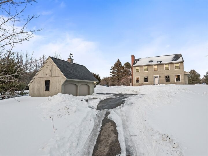 Property Photo:  41 Hill St  MA 01612 