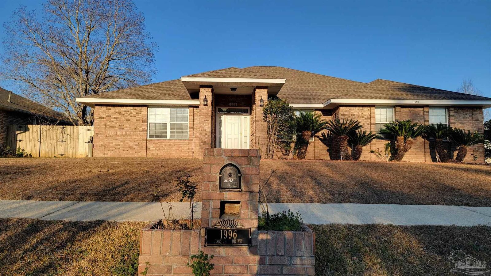 Property Photo:  1996 Joshua Dr  FL 32533 