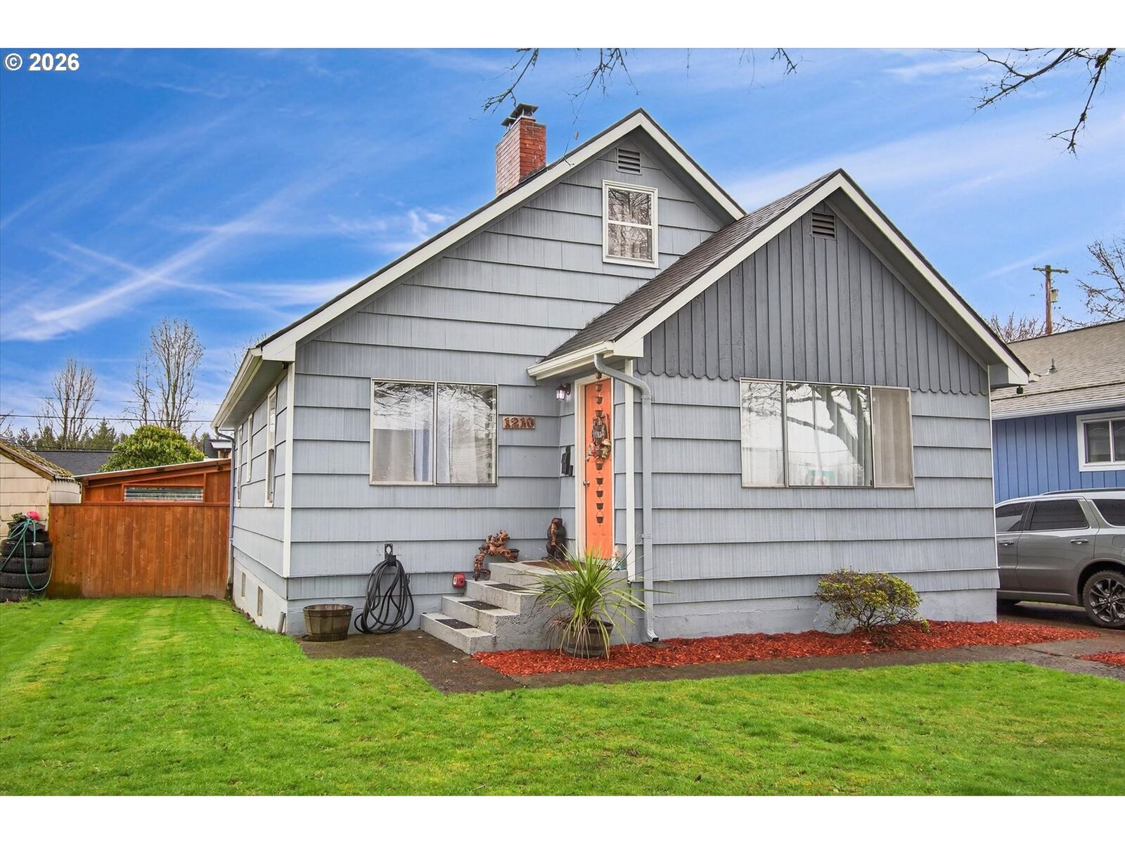 Property Photo: 1210 8th Ave WA 98632