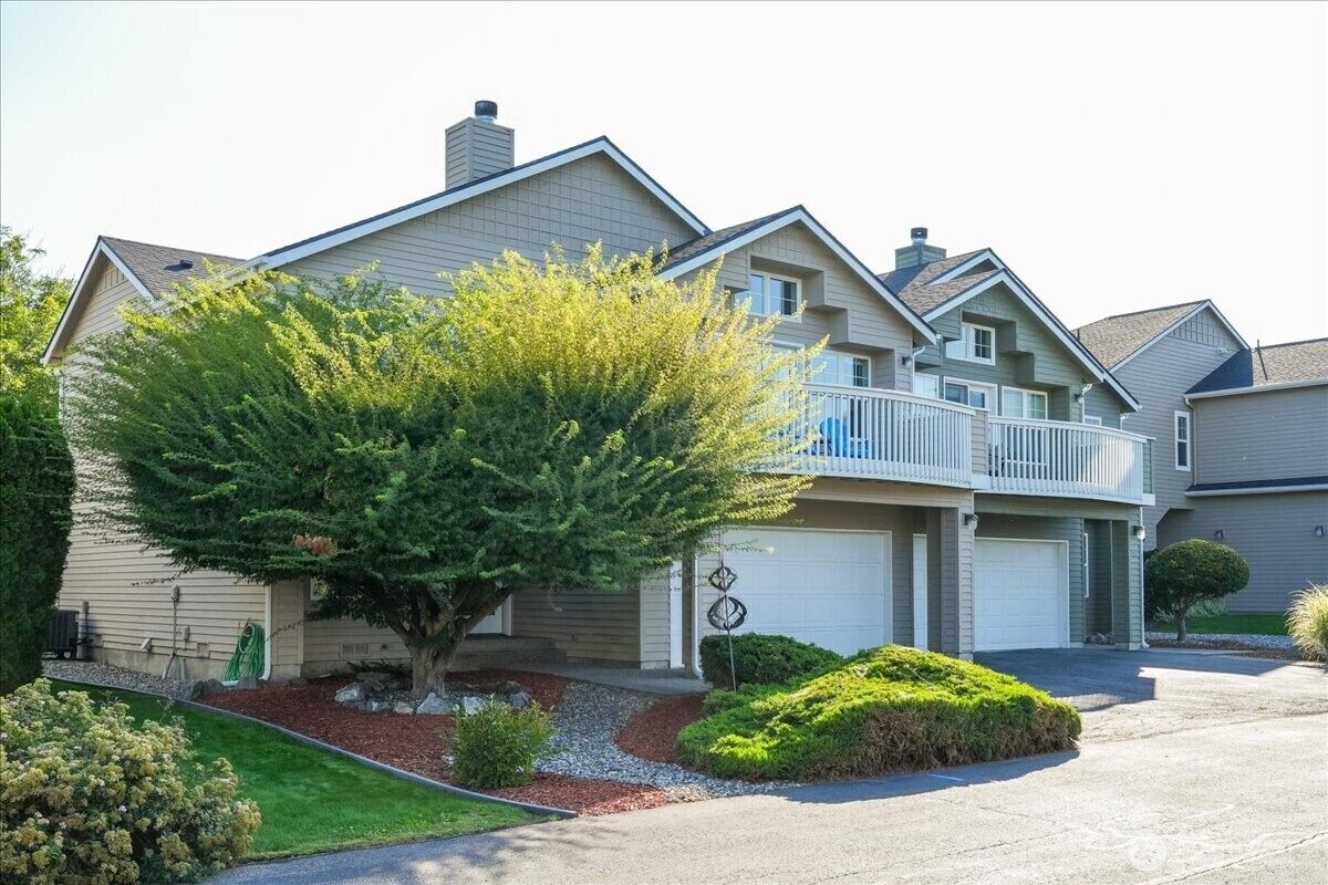 Property Photo:  203  Parkway Drive  WA 98831 