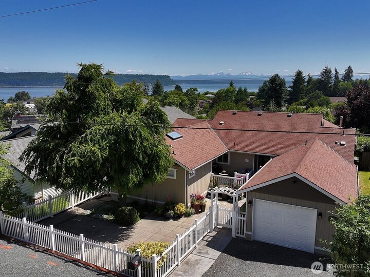 Property Photo:  424  Island View Lane  WA 98260 