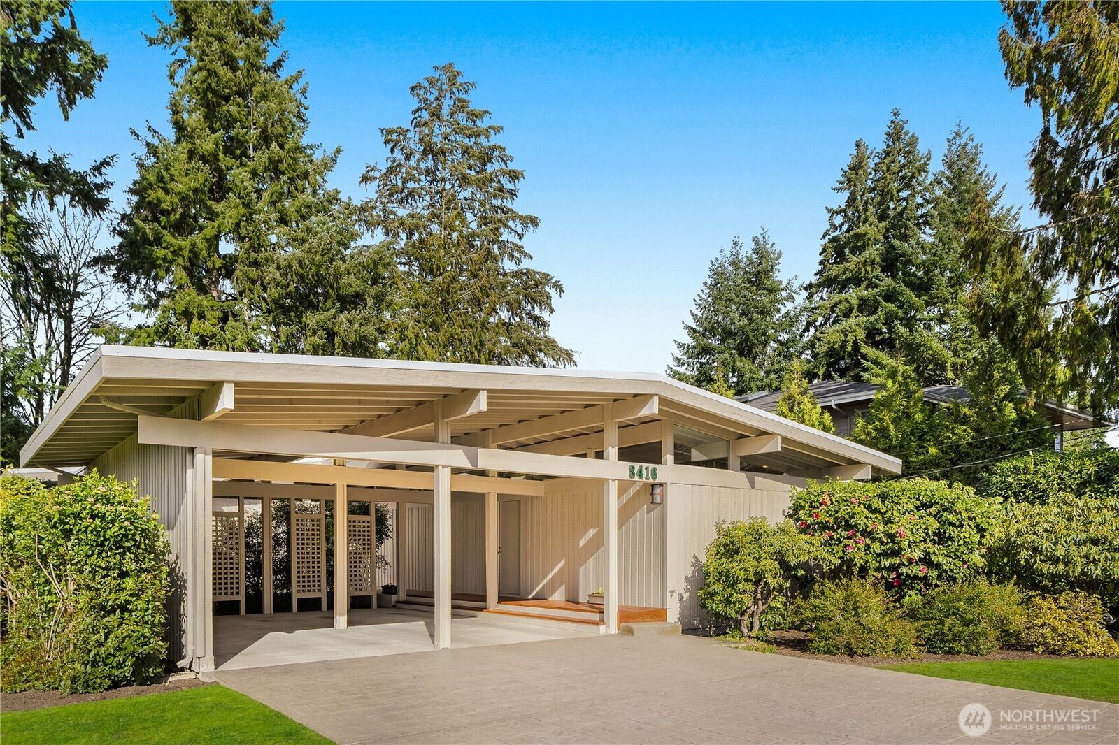 Property Photo: 8416 SE 36th Street WA 98040