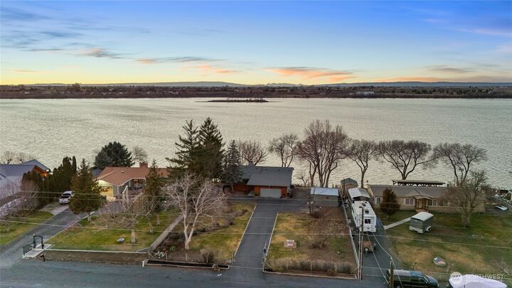 Property Photo:  4190 NE Shorecrest Drive  WA 98837 