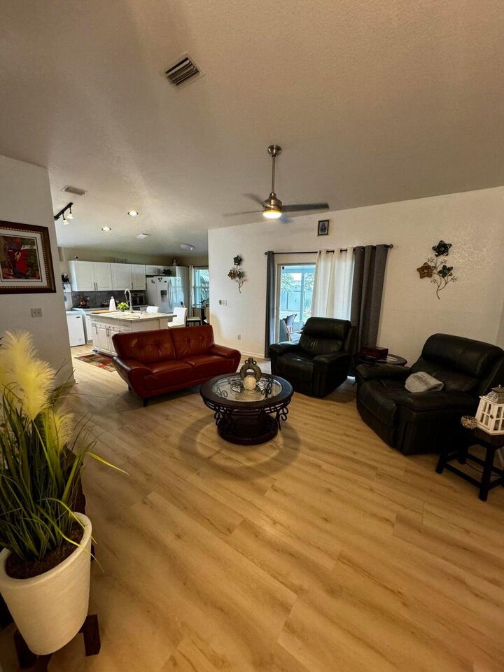 Property Photo:  2181 SW Larchmont Lane  FL 34984 