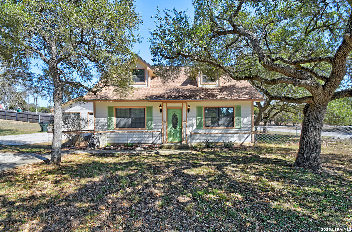 Property Photo: 1009 Tanglewood TX 78070