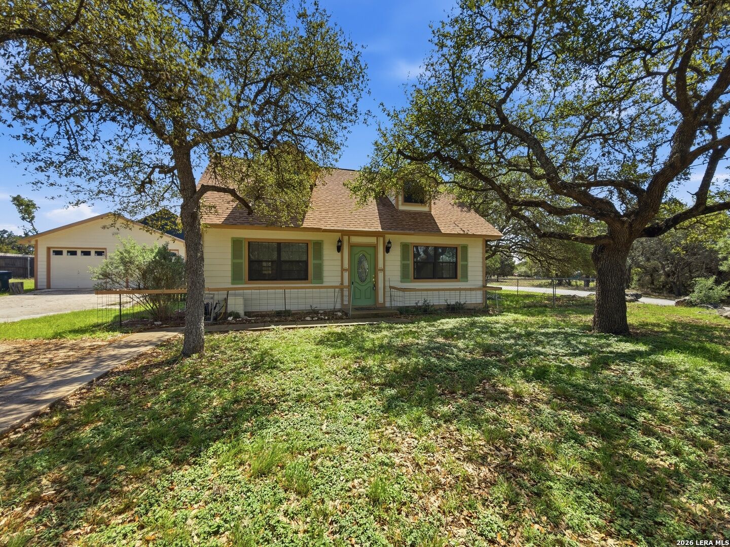 Property Photo:  1009 Tanglewood  TX 78070 