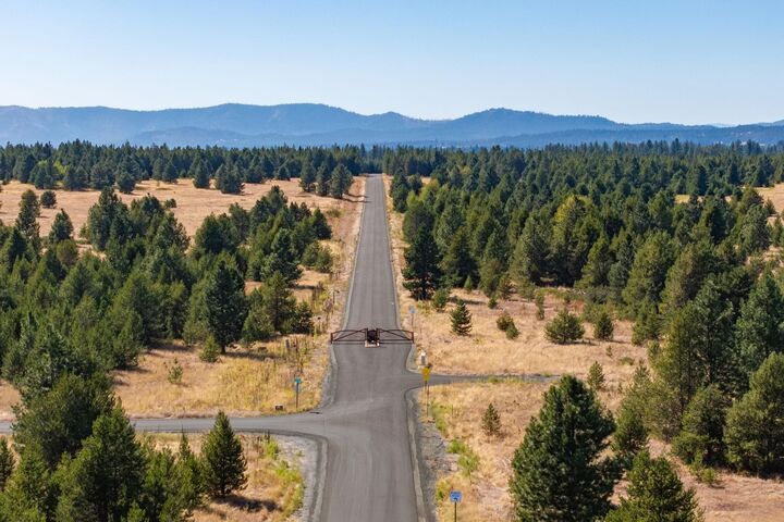 Property Photo:  Nka W Slaton Ln Lot 22  WA 99006 