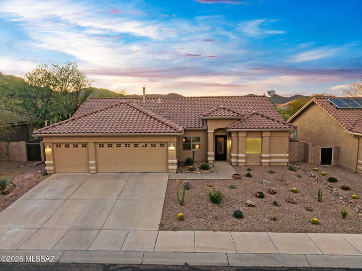 Property Photo: 7961 N Lime Star Drive AZ 85743