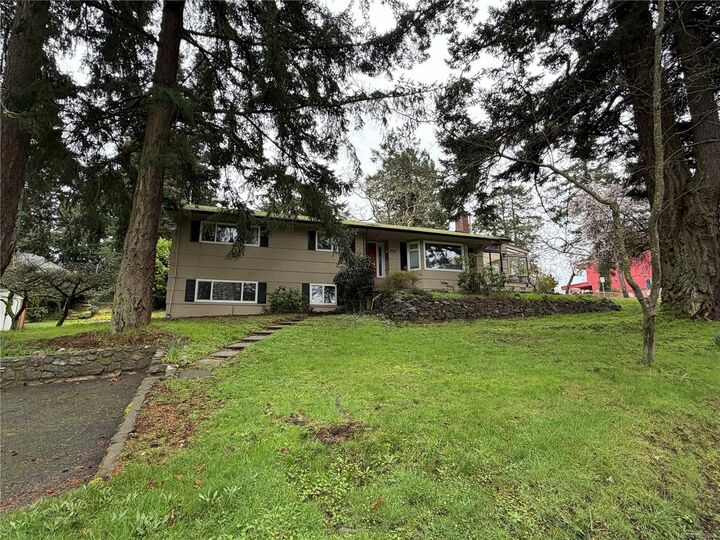 Property Photo: 2684 Sea View Rd BC V8N 1K6