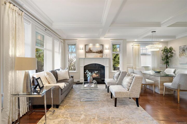 Property Photo: 4973 La Quinta Pl BC V8Y 3G9