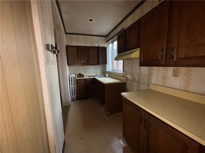 Property Photo:  510 3rd St  PA 15140 