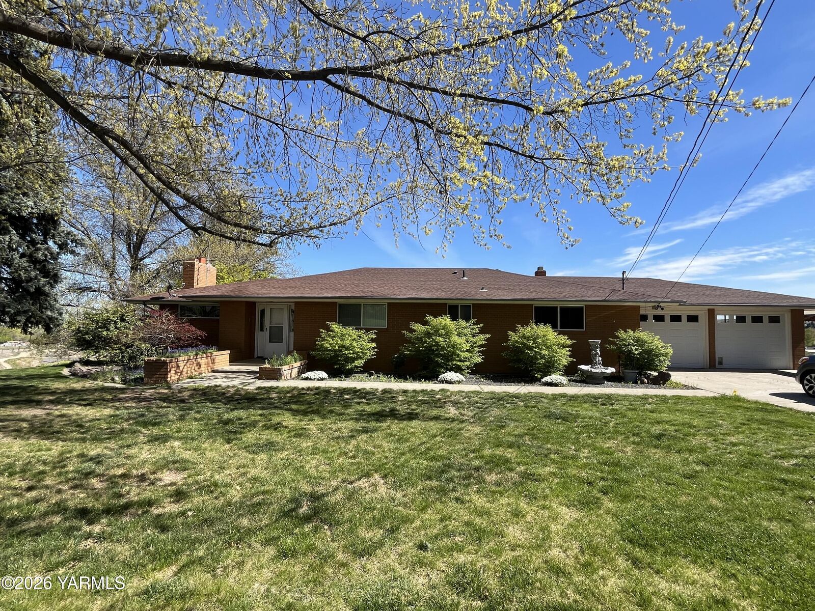 Property Photo:  330 Parish Rd  WA 98942 