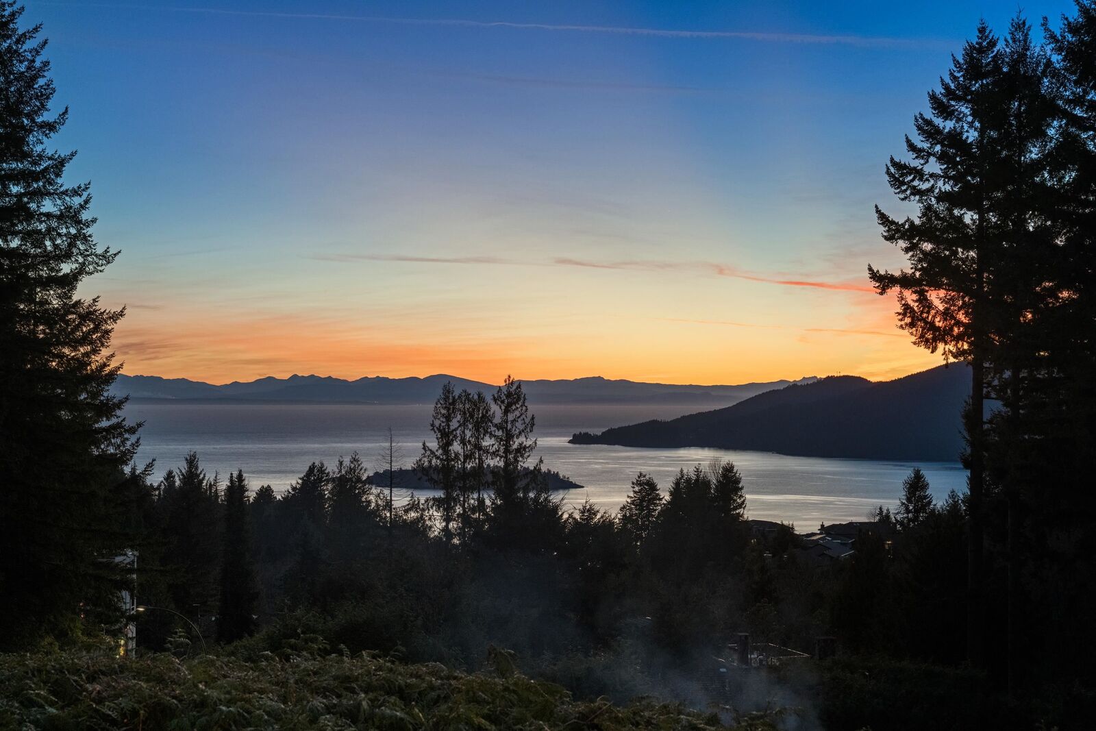 Property Photo:  4721 Woodside Place  BC V7S 2X5 