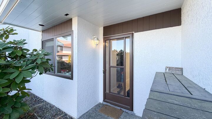 Property Photo: 9700 Glenacres Drive 117 BC V7A 1Y7