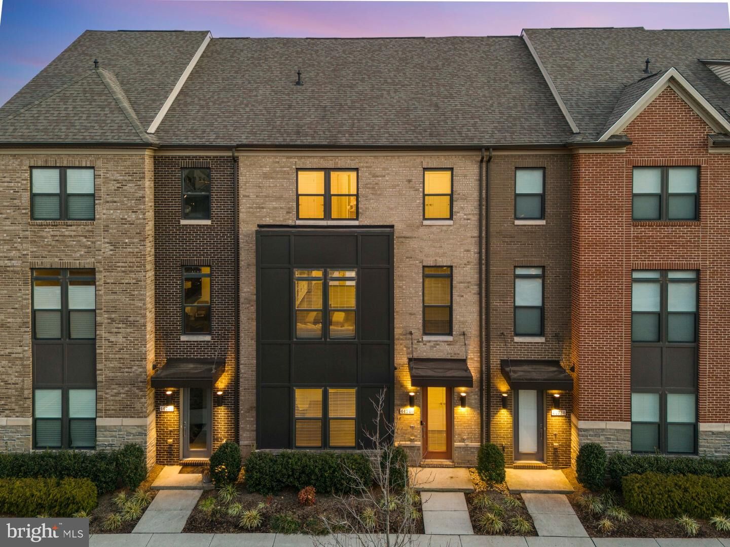 Property Photo:  44740 Roosevelt Square  VA 20147 