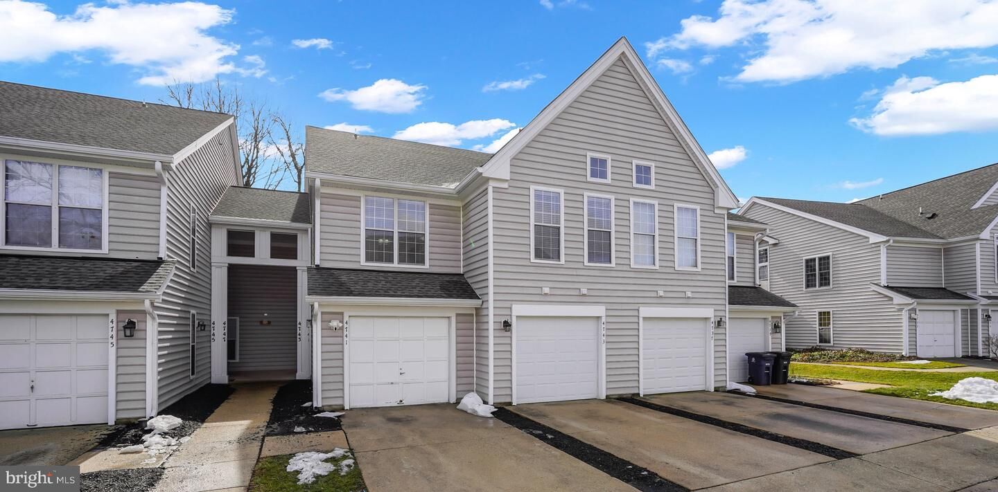 Property Photo: 4743 King John Way 184 MD 20772
